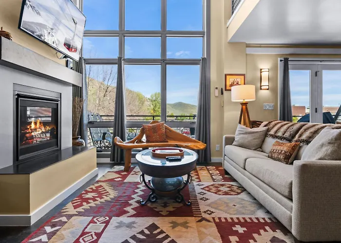 Rmr: The Town Square Loft In Downtown Jackson