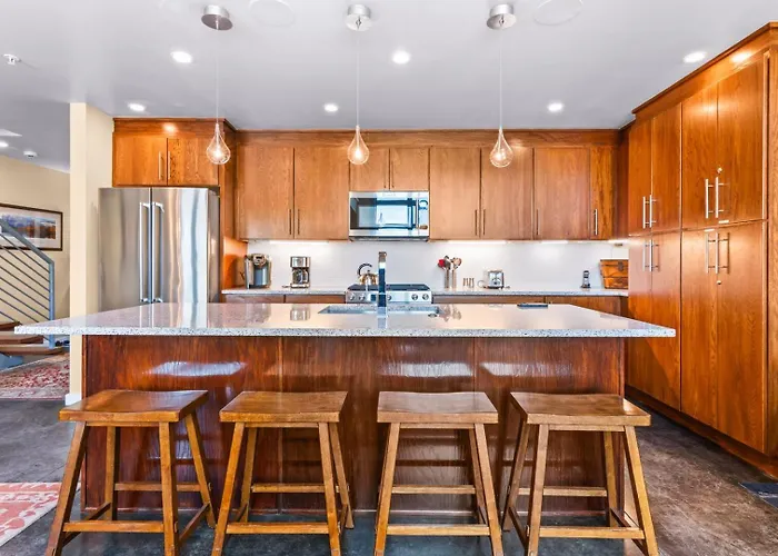 Apartment Rmr: The Town Square Loft In Downtown Jackson
